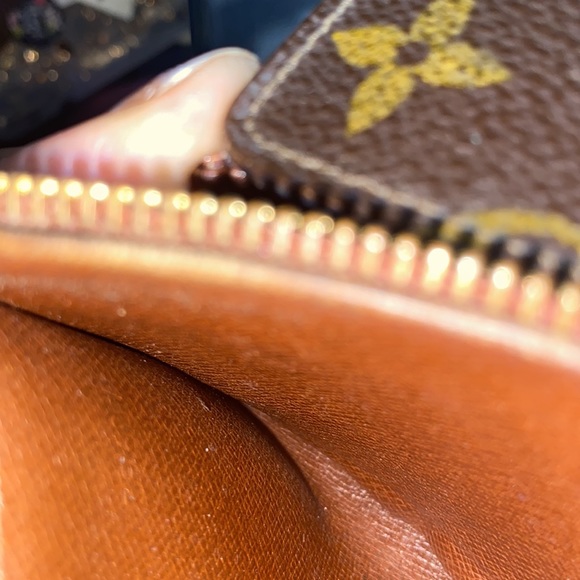 Authentic Louis Vuitton Monogram Bifold Zippy Wallet with chain - Picture 10 of 15